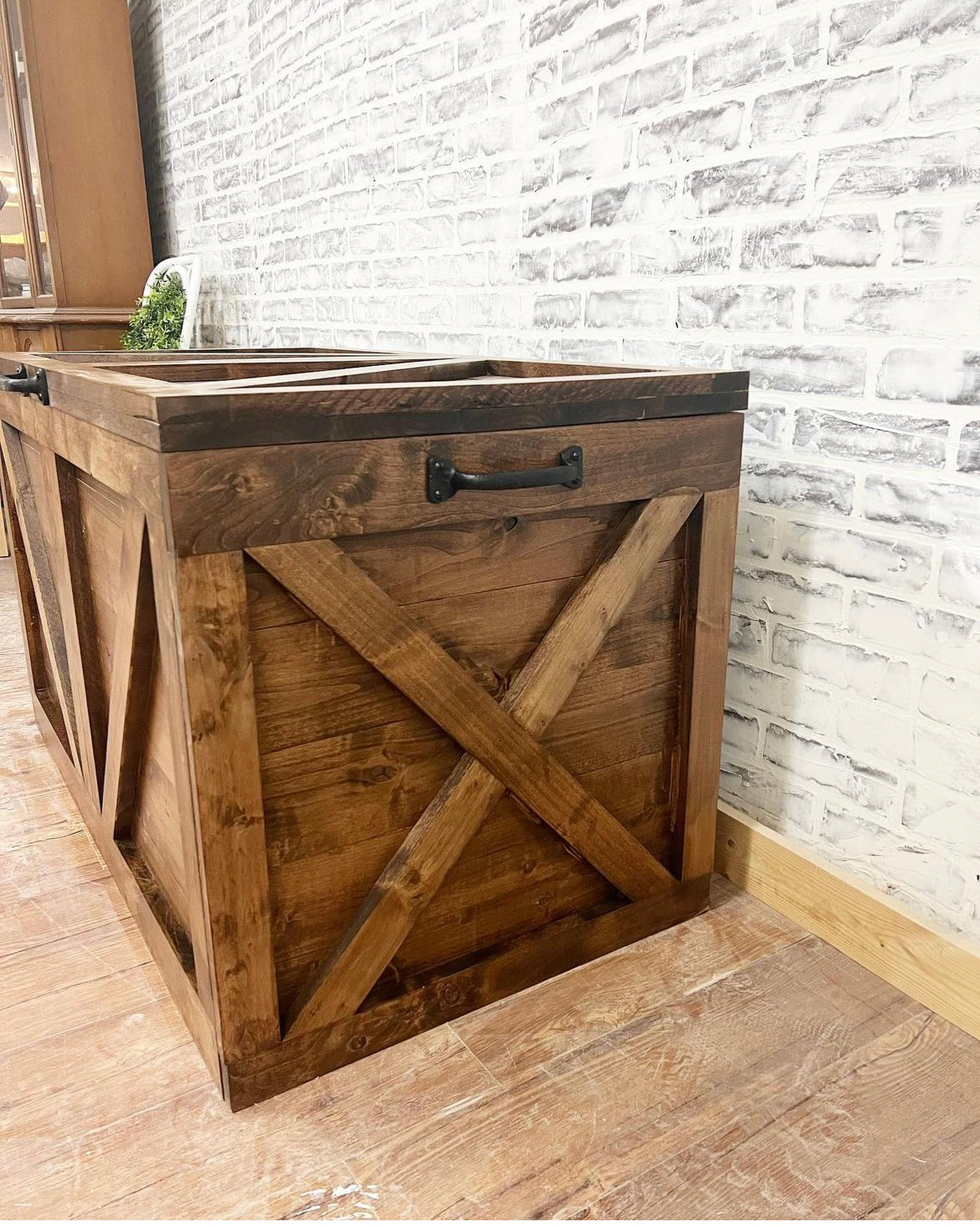 Tack Trunk